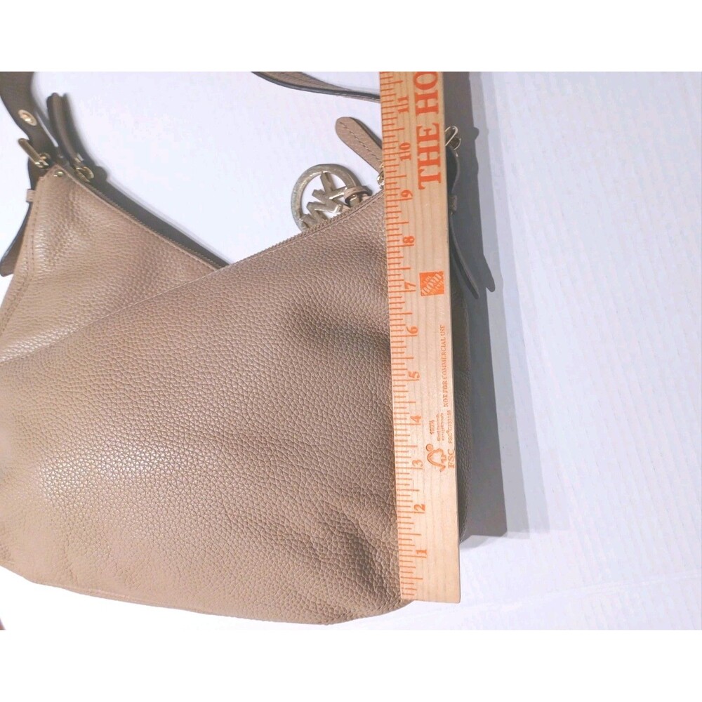 Michael Kors Lea Tan Pebble Leather Boho Shoulder Bag 2 Zipper Compartments - Picture 8 of 12